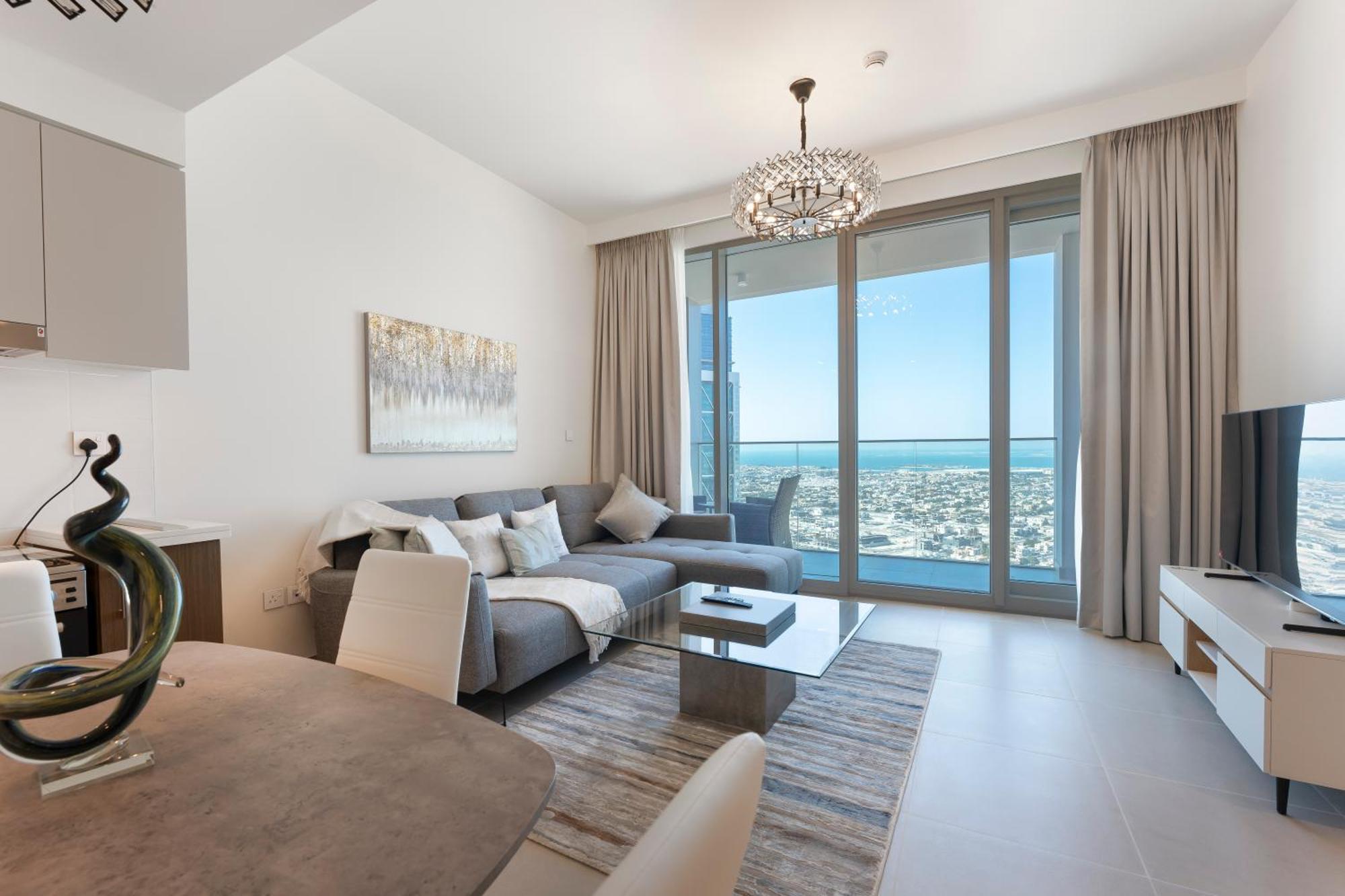 Apartment 2br Downtown Dubai, Walkable To Mall & Burj