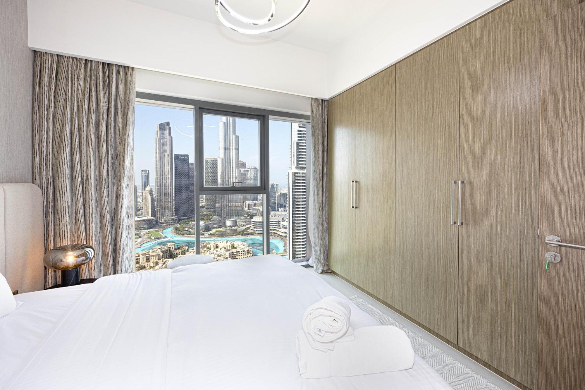 Apartment 3br Burj & Fountain View, High Floor Burj Royale Downtown *