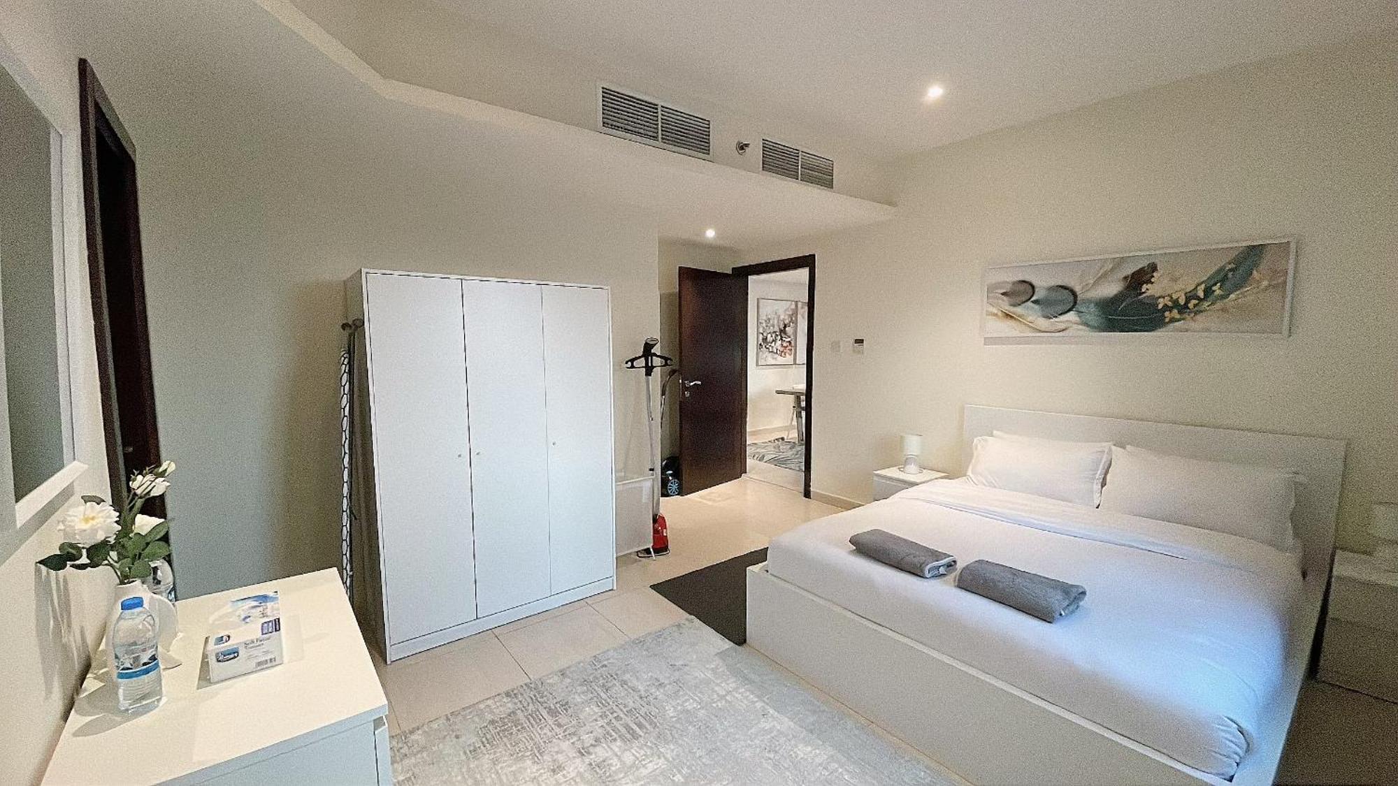 Apartment Bright & Cozy 1 Bedroom Canal View In Marina