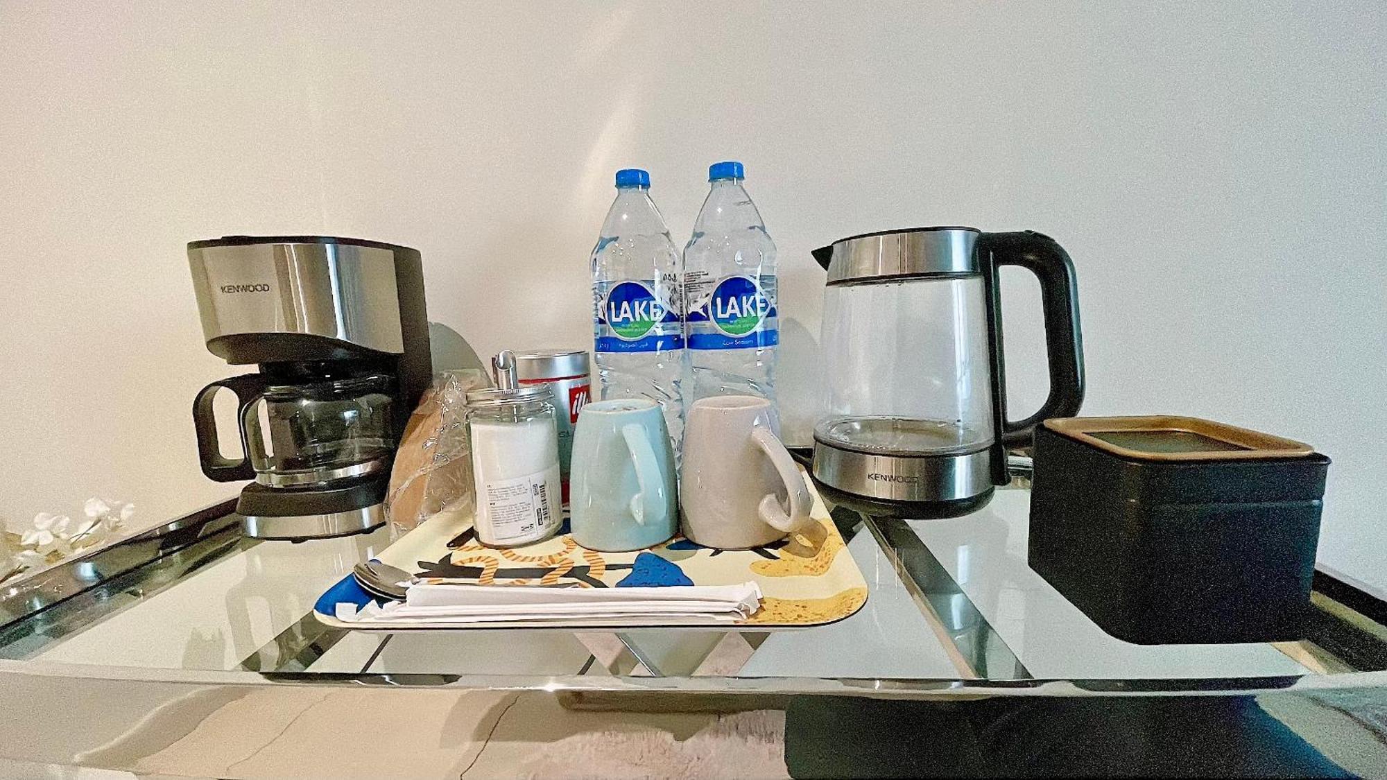 Apartment Bright & Cozy 1 Bedroom Canal View In Marina *