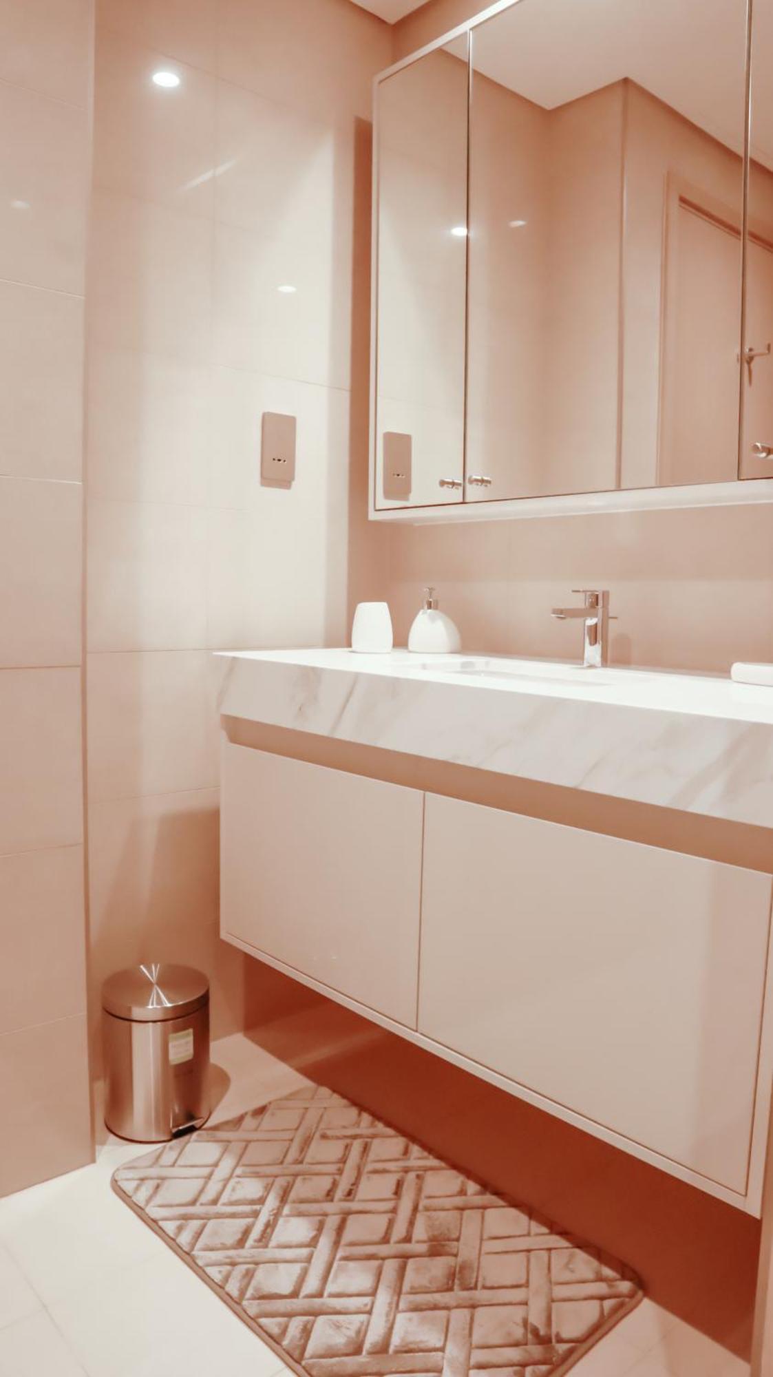 Holiday home Burj Royale Condo, Close To Mall & Attractions