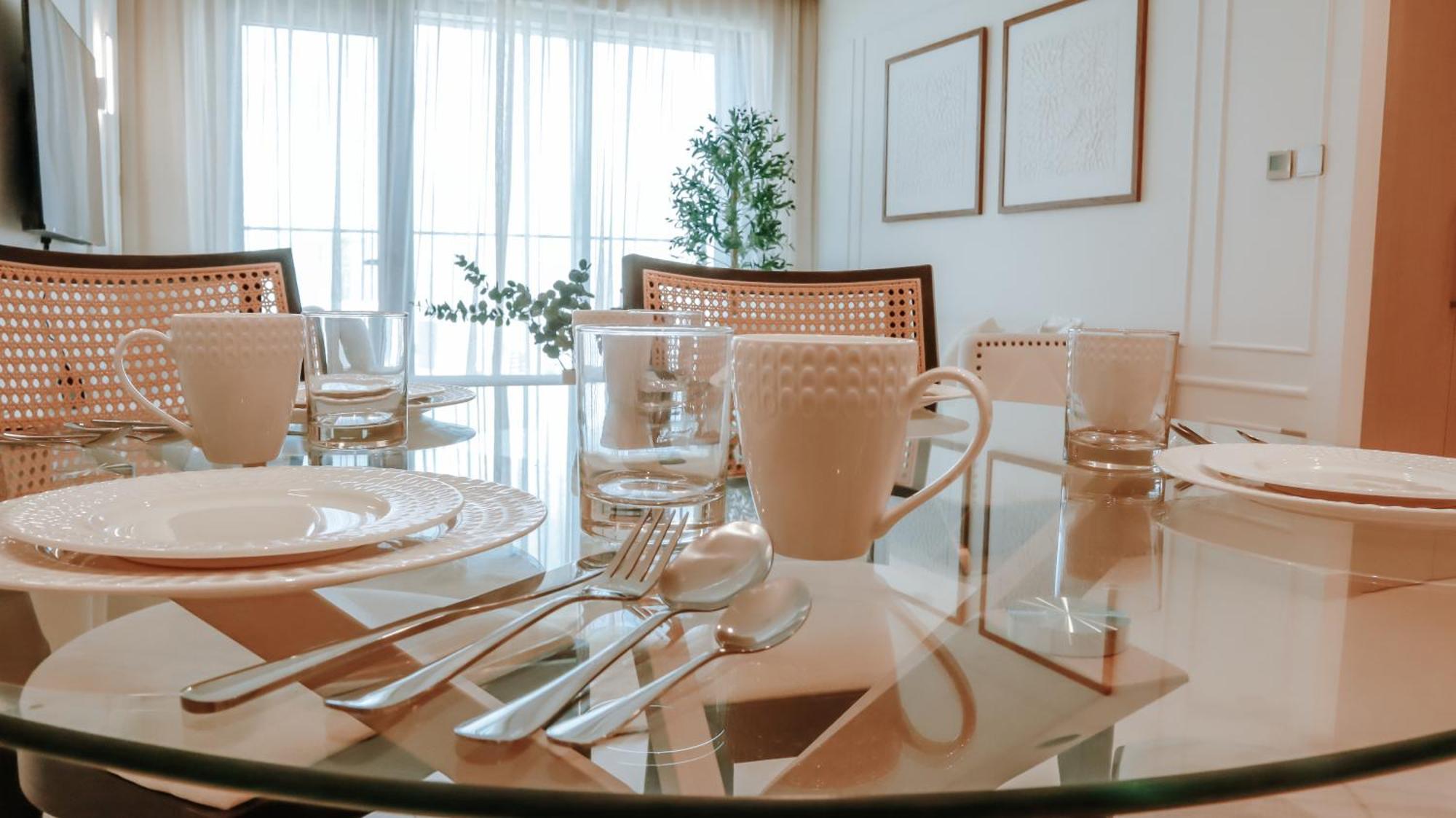 Burj Royale Condo, Close To Mall & Attractions Dubai