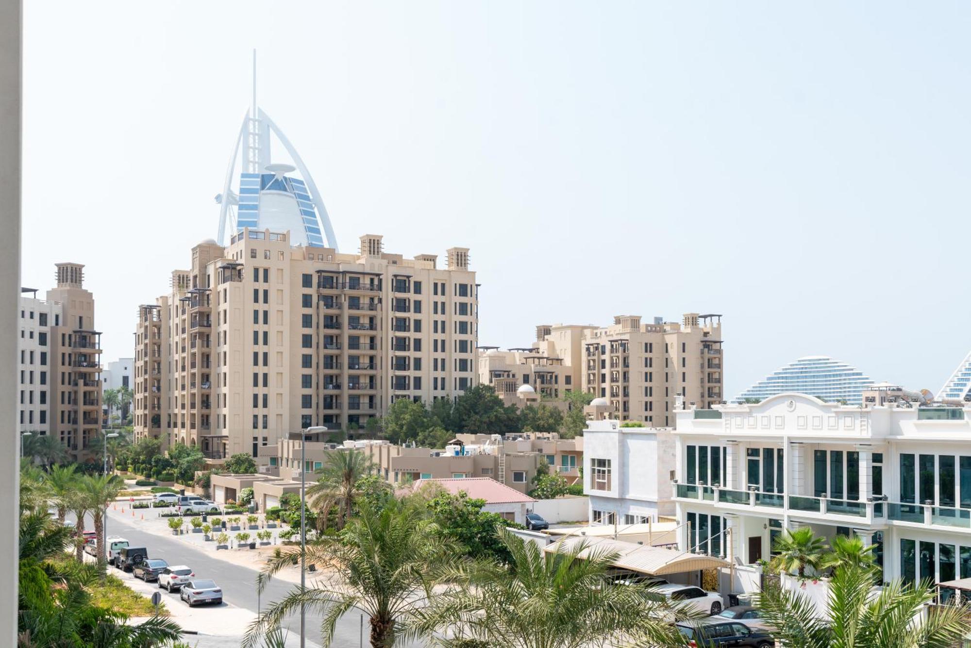 Upscale In Madinat Jumeirah Living Apartment *