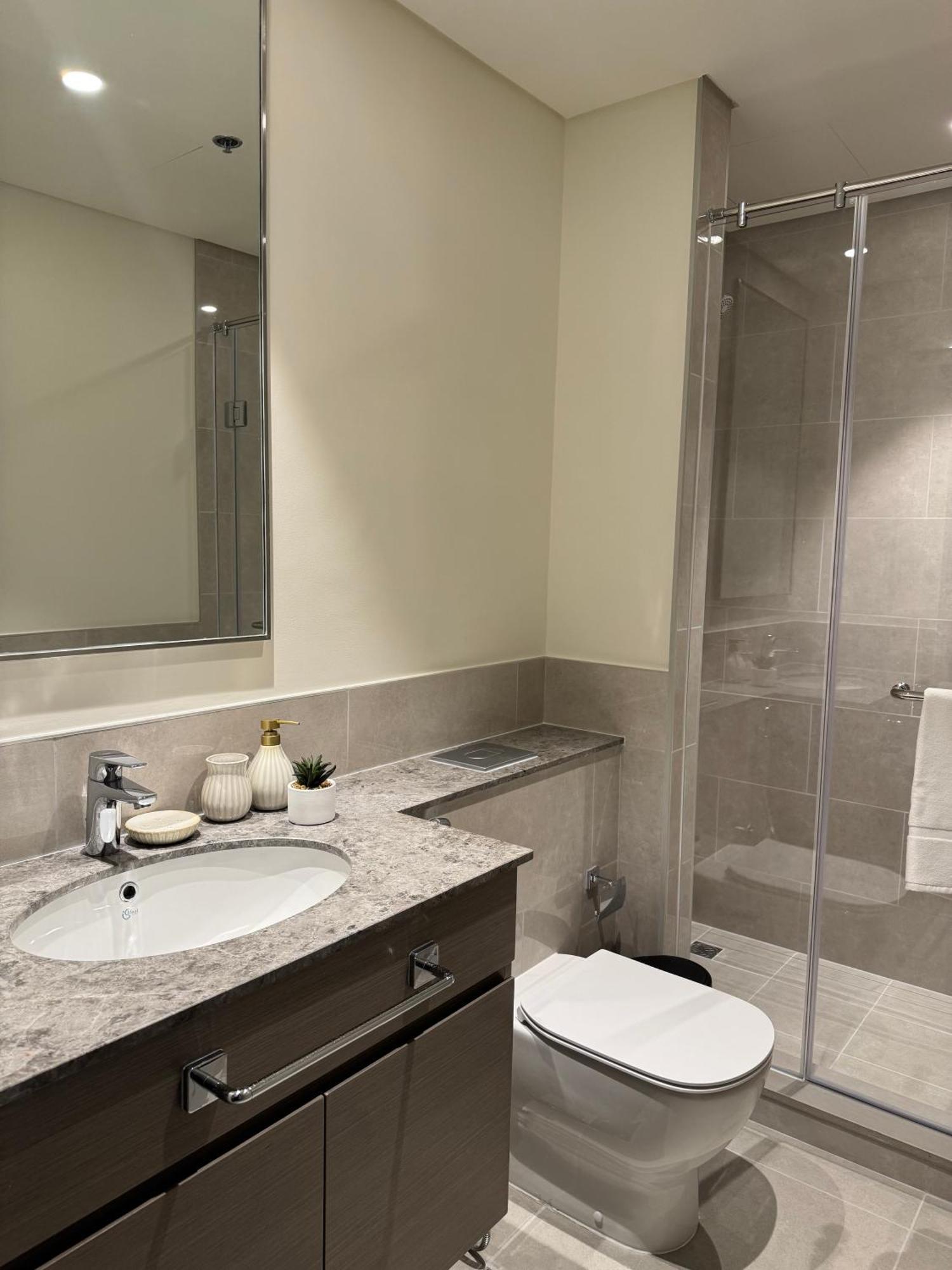 Apartamento Tower Luxury 2br Downtown Near Burj & Mall