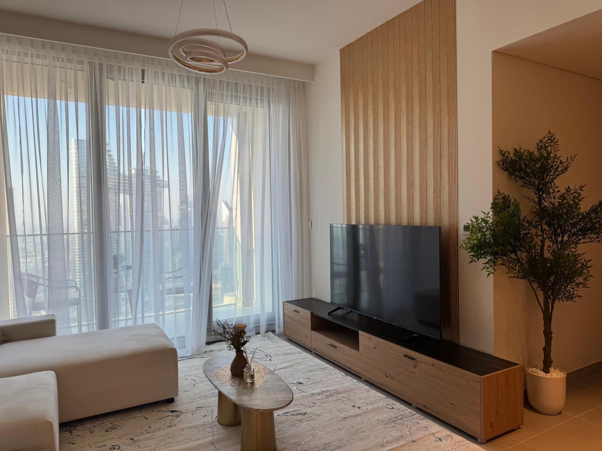 Tower Luxury 2br Downtown Near Burj & Mall Apartamento Dubai