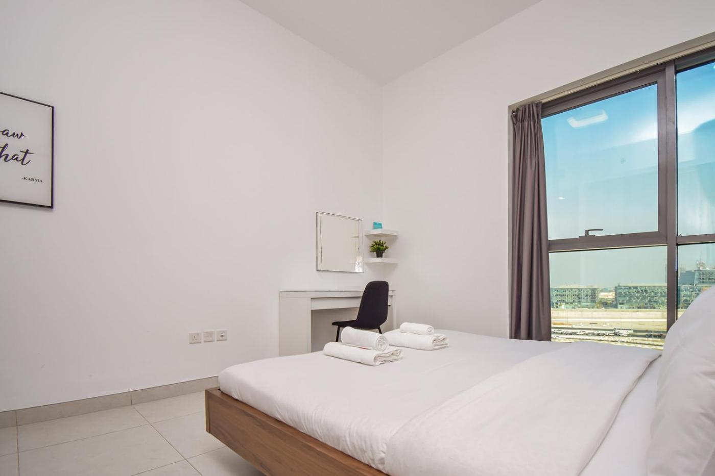 Spacious 1br With Balcony & Rooftop Pool The Bay Business Bay *