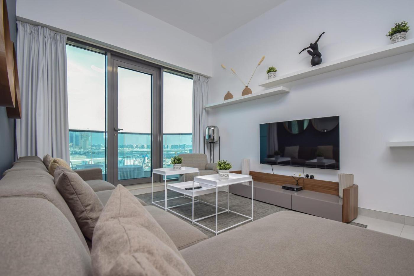 Spacious 1br With Balcony & Rooftop Pool The Bay Business Bay Dubai