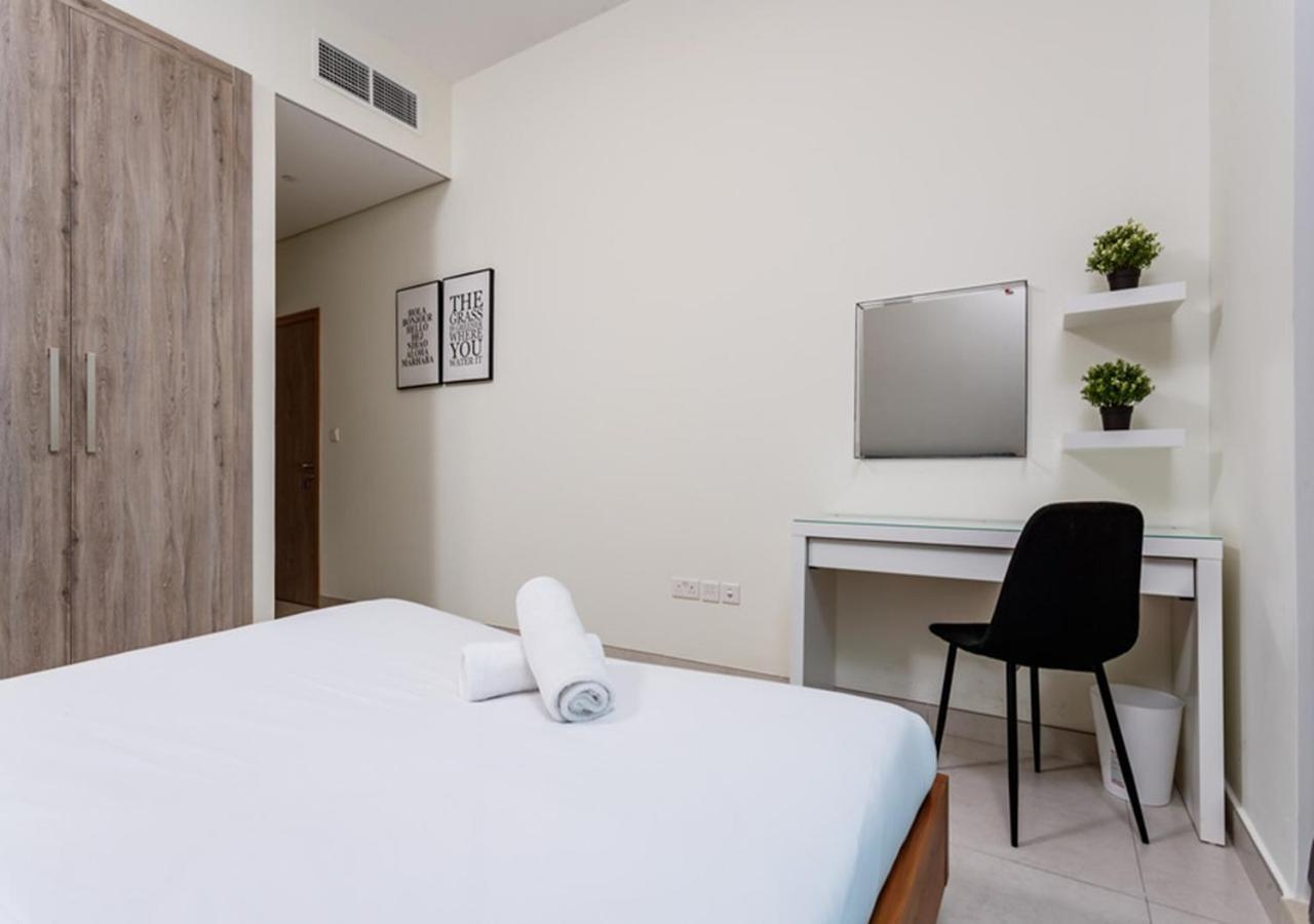 Spacious 1br With Balcony & Rooftop Pool The Bay Business Bay