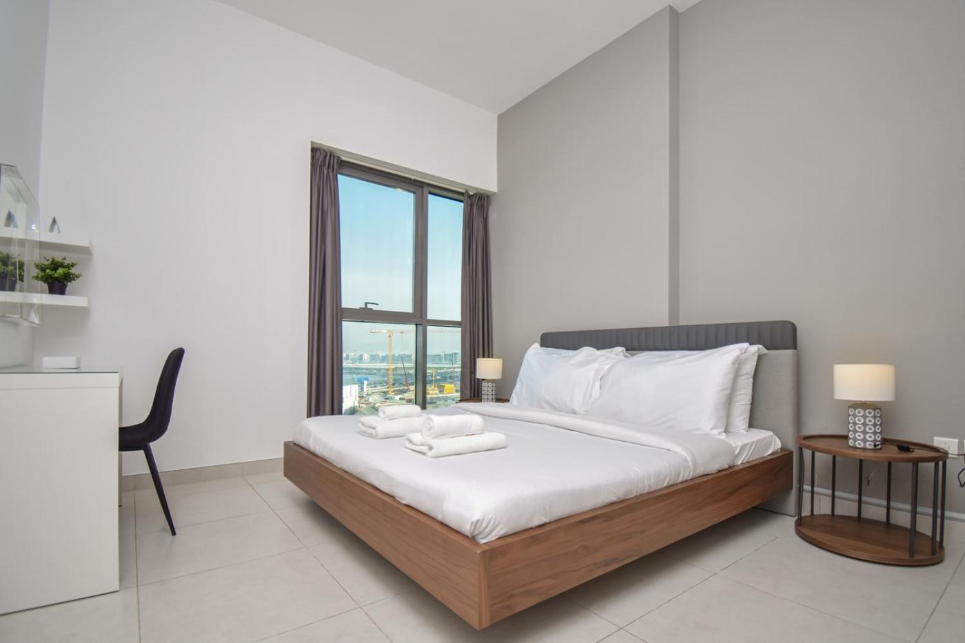Apartment Spacious 1br With Balcony & Rooftop Pool The Bay Business Bay
