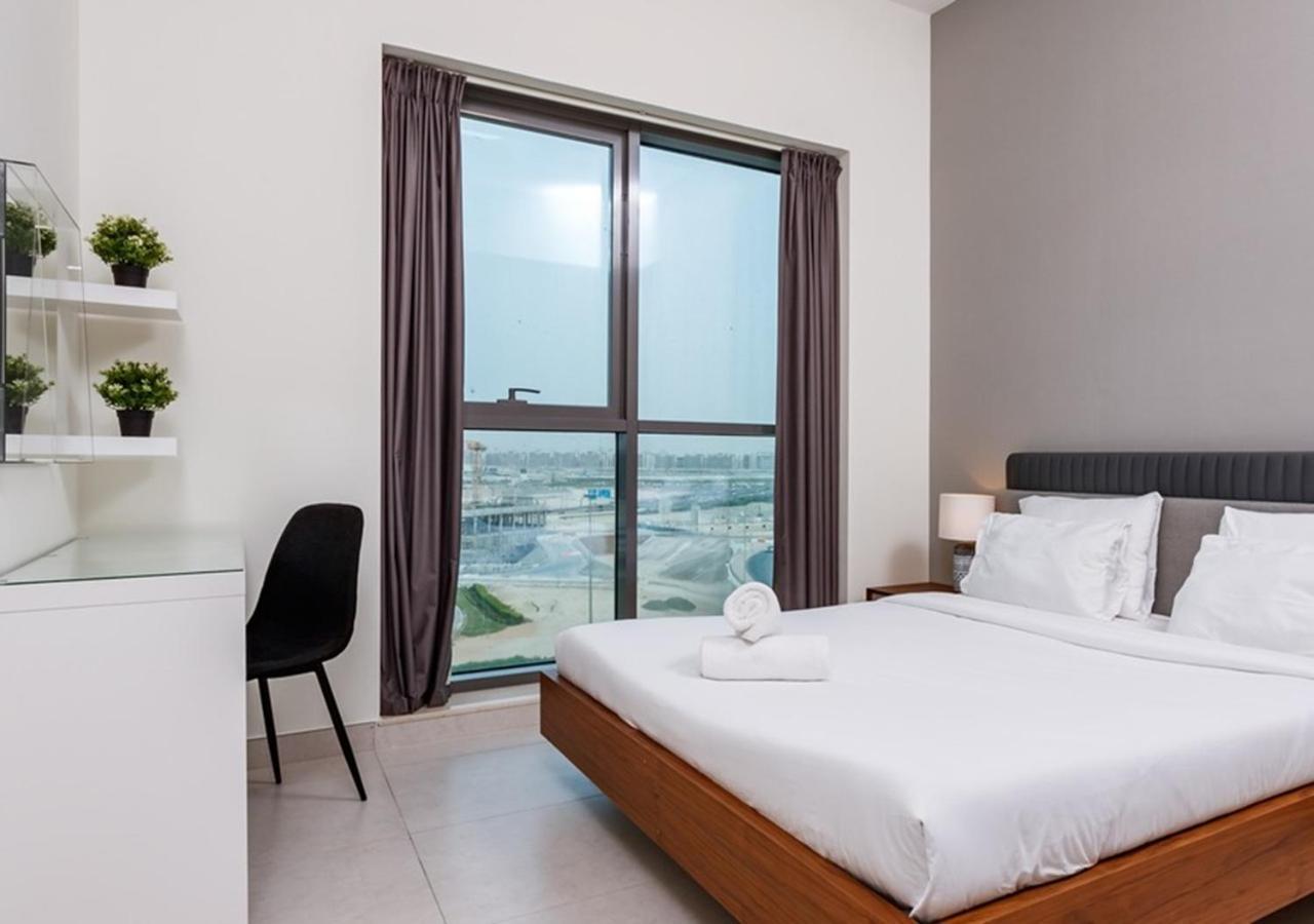 Spacious 1br With Balcony & Rooftop Pool The Bay Business Bay Apartment