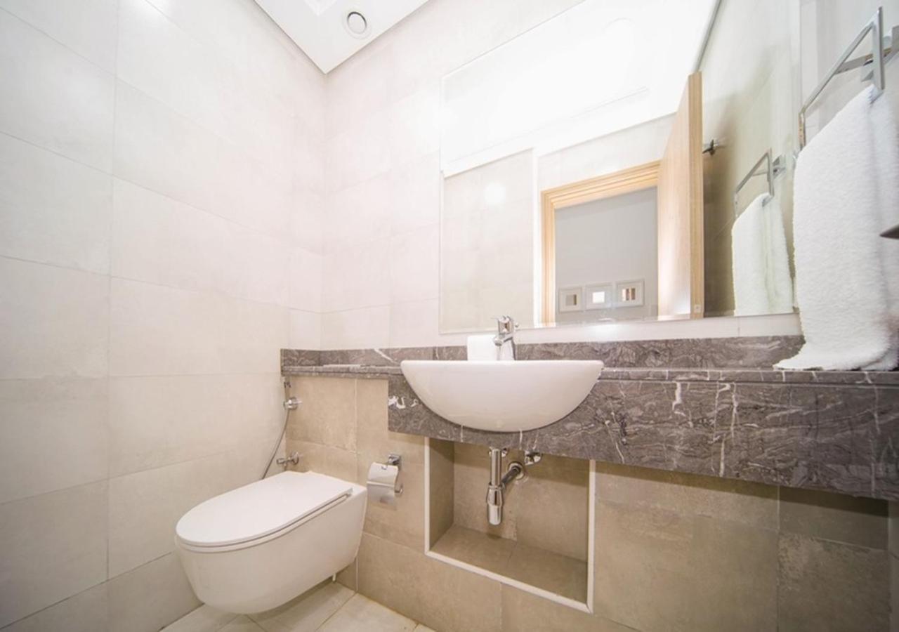 Apartment Spacious 1br With Balcony & Rooftop Pool The Bay Business Bay