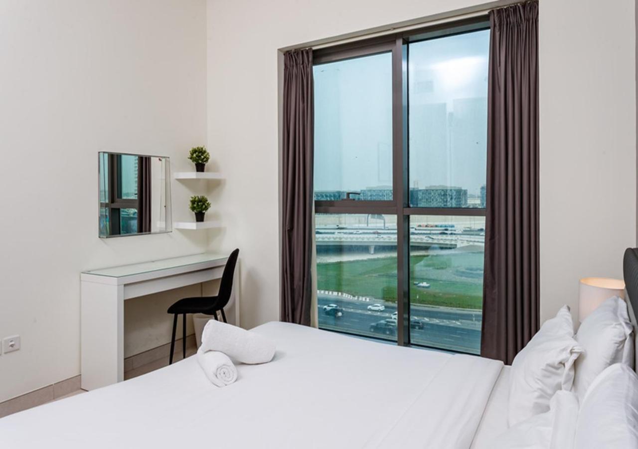 Spacious 1br With Balcony & Rooftop Pool The Bay Business Bay * Dubai