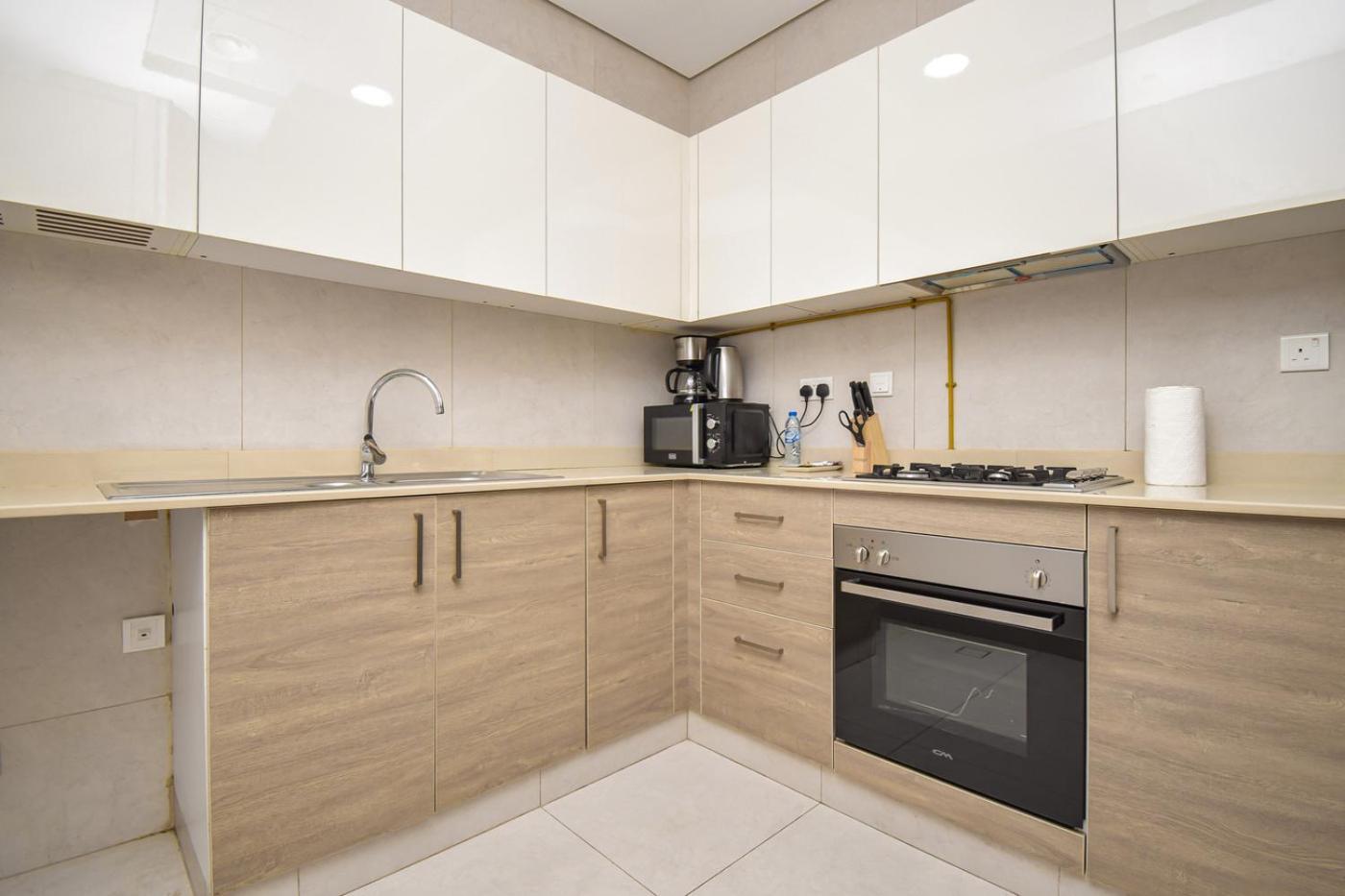 Spacious 1br With Balcony & Rooftop Pool The Bay Business Bay Apartment Dubai