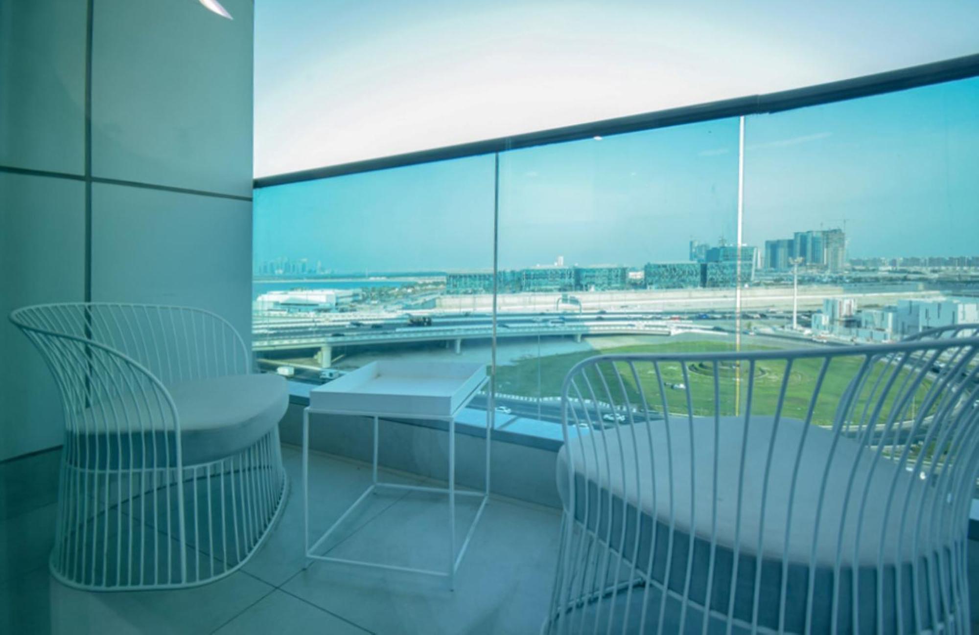 Spacious 1br With Balcony & Rooftop Pool The Bay Business Bay Apartment *