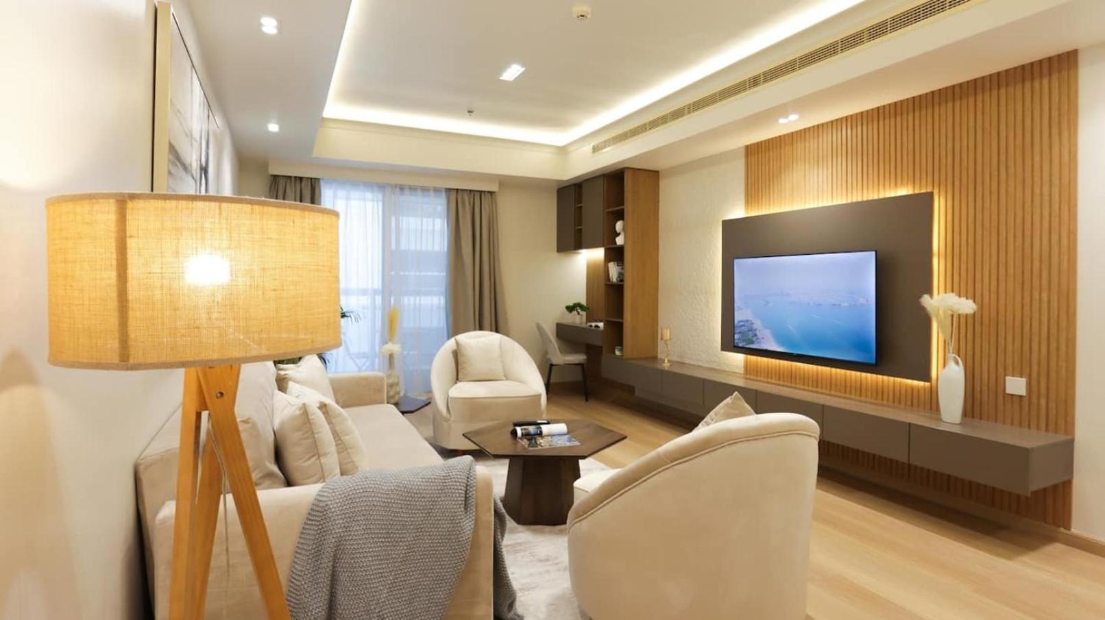 Exquisite 2-bedroom With Sea View *