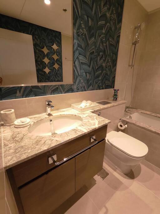 Burj View - 10 Minutes Walk Dream Lux Designer 3bd