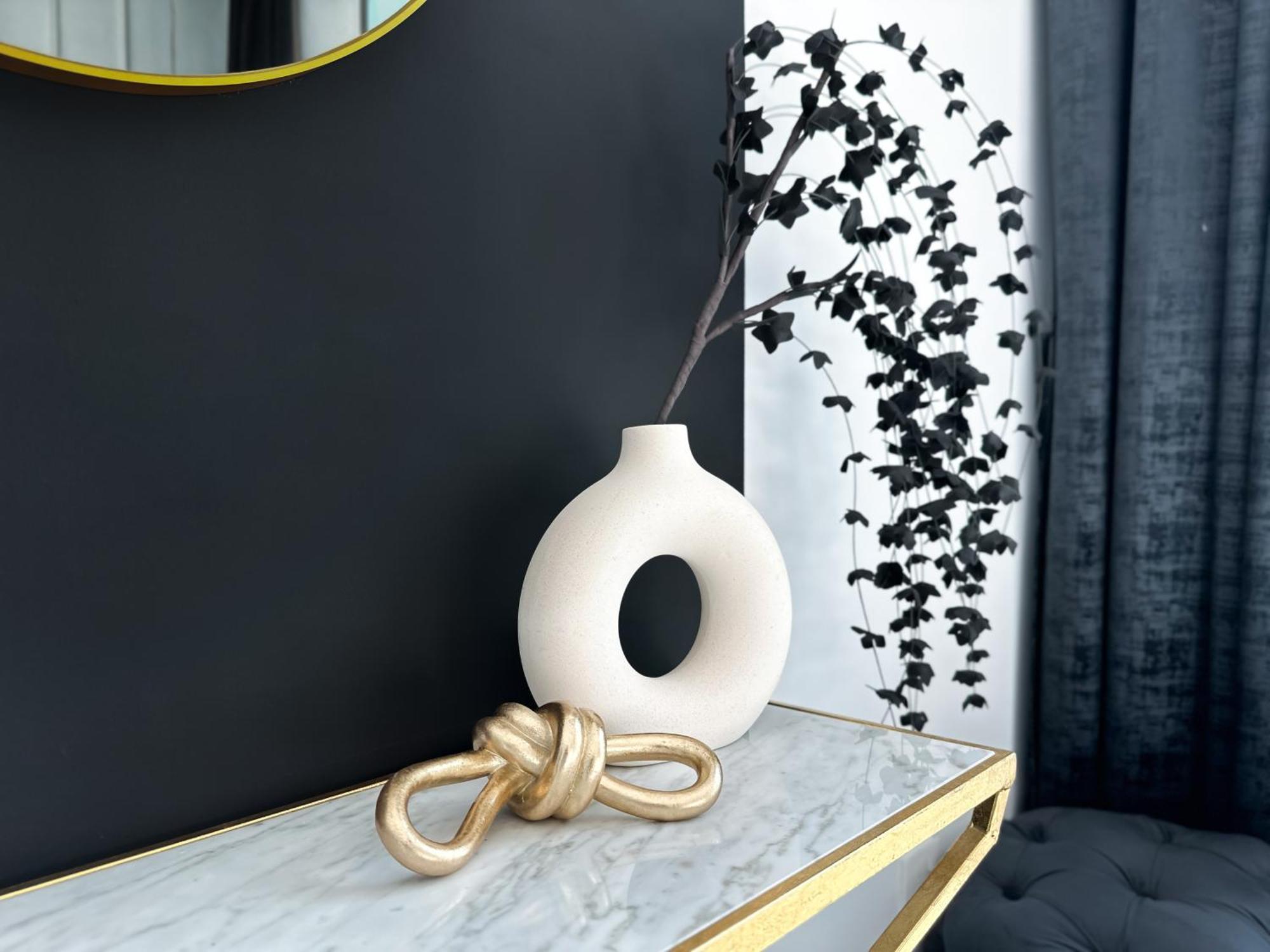 Stylish 2 Bedroom Dior-inspired Connected To Mall Apartment