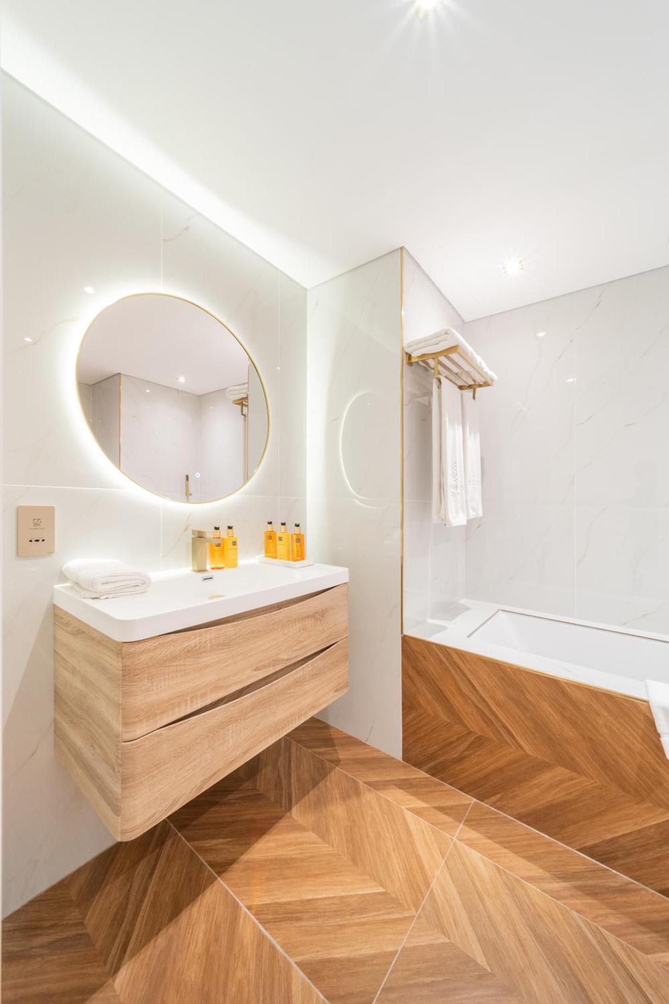 Eden's Homes & - Anantara The Palm Residences Dubai