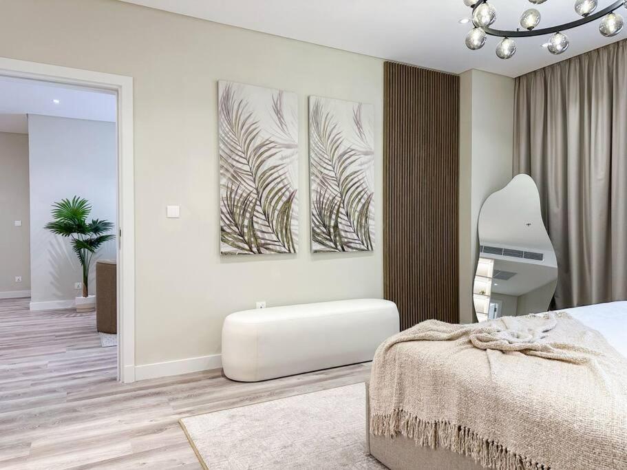 Upgraded 2br - Beachfront - 5 Star * Dubai