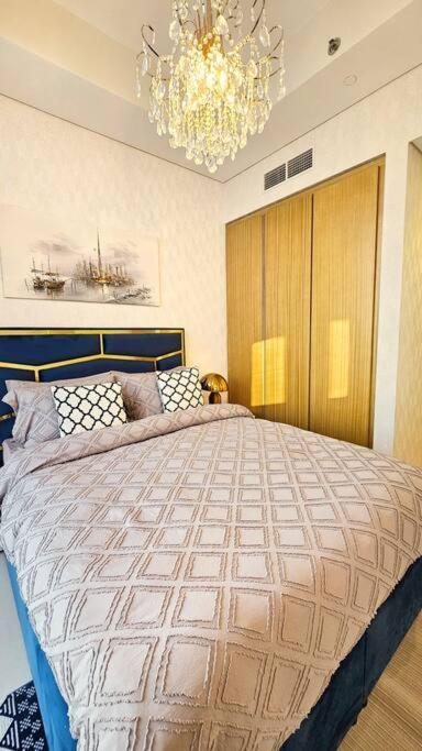 Luxury 3 Bedroom Aykon Tower Apartment *