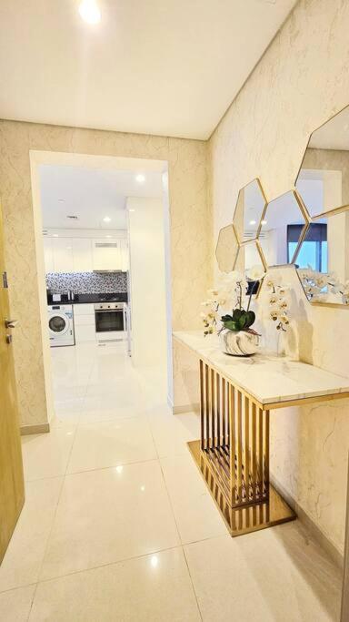 Luxury 3 Bedroom Aykon Tower * Dubai