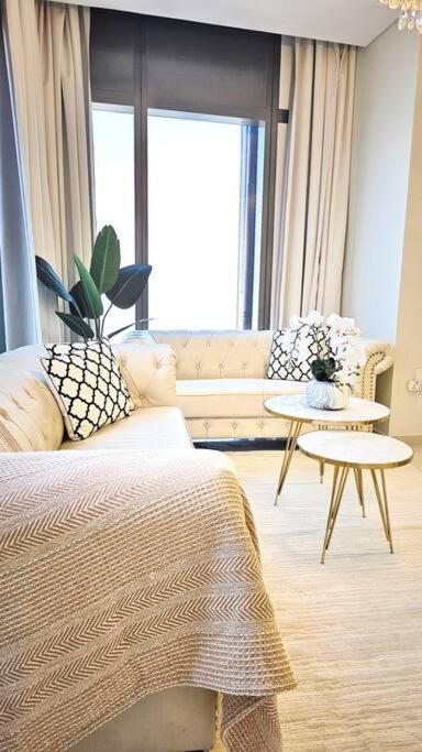 Luxury 3 Bedroom Aykon Tower Apartment *