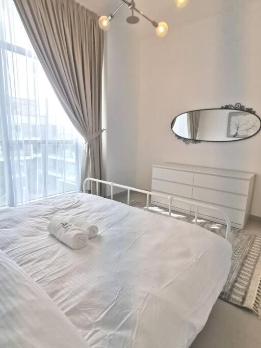 Like - 403 1br Will Amazing Swimming Pool View * Dubai