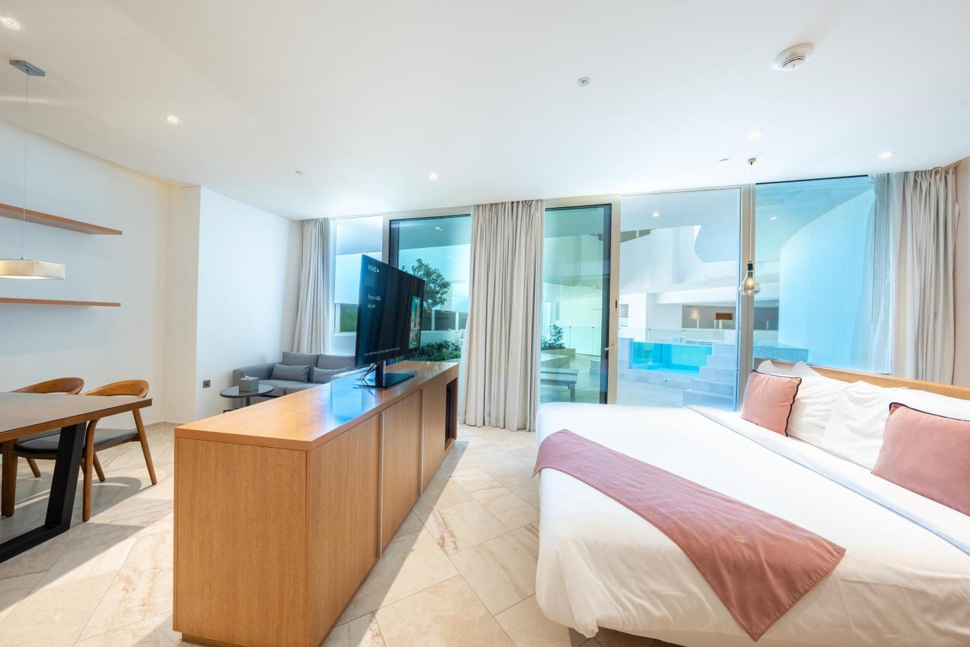 Hotel Five Jumeirah Village 5*