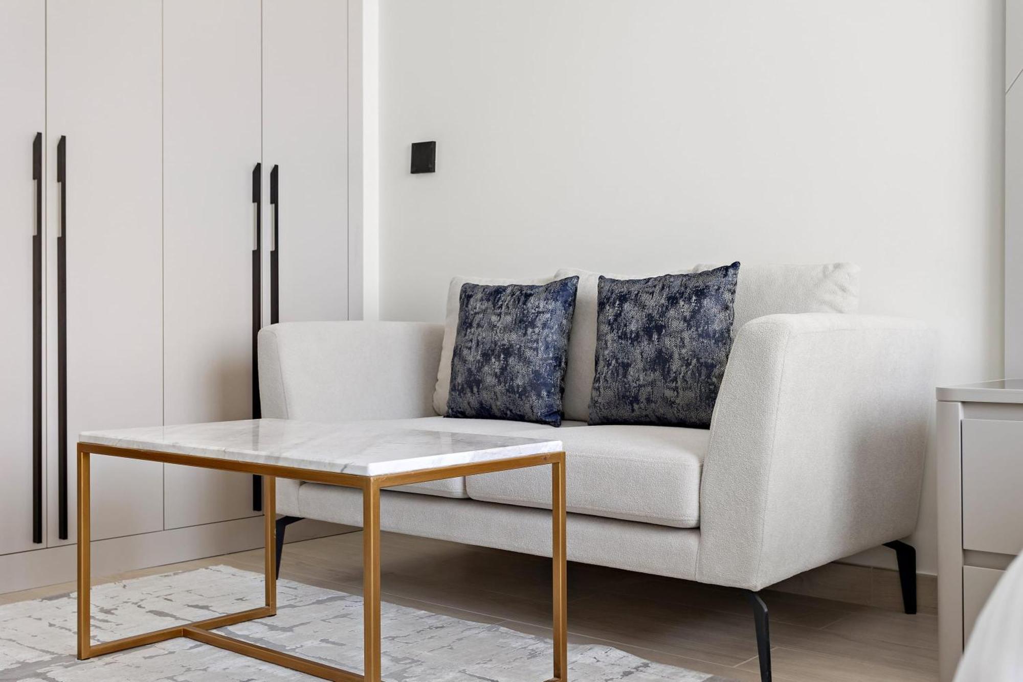 Chic In Arjan With Pool Game And Gym Apartment