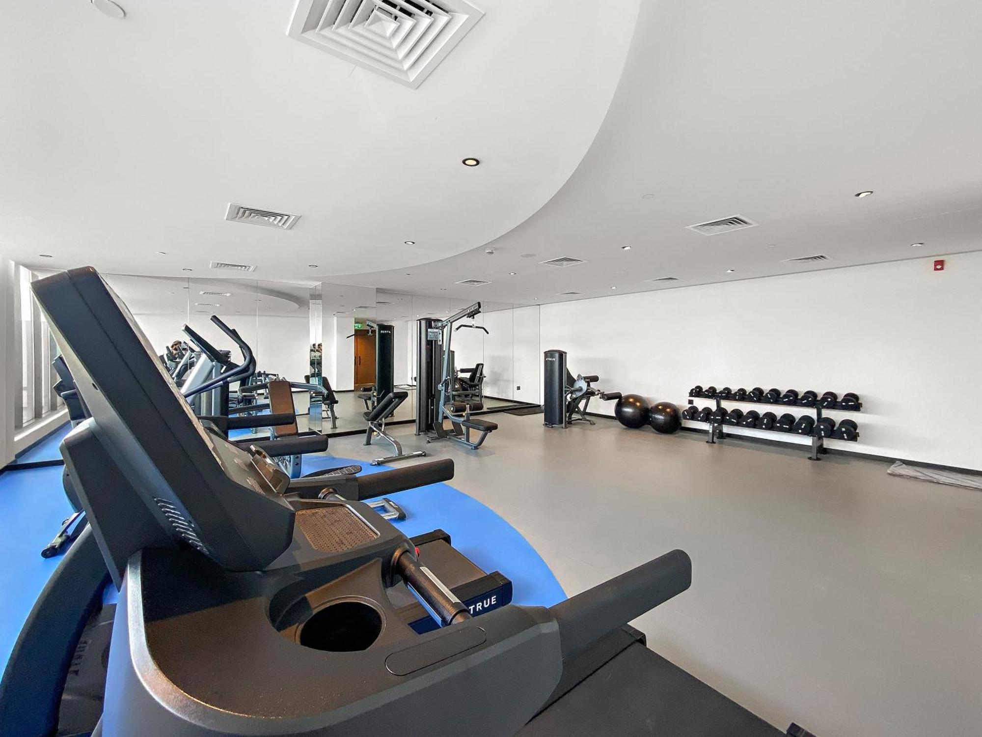 Apartment Chic In Arjan With Pool Game And Gym *