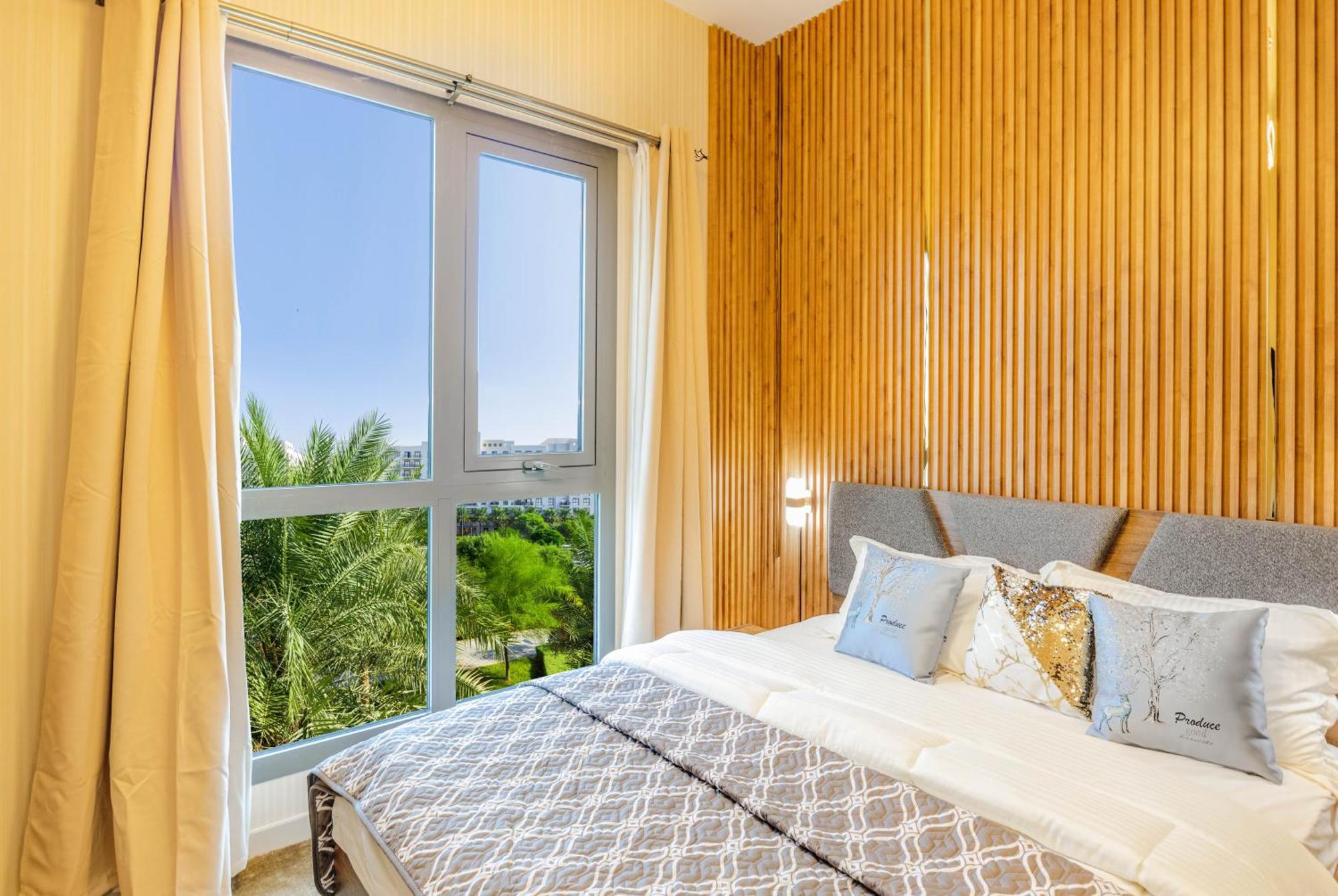 Beautiful - Town Square Apartment Dubai