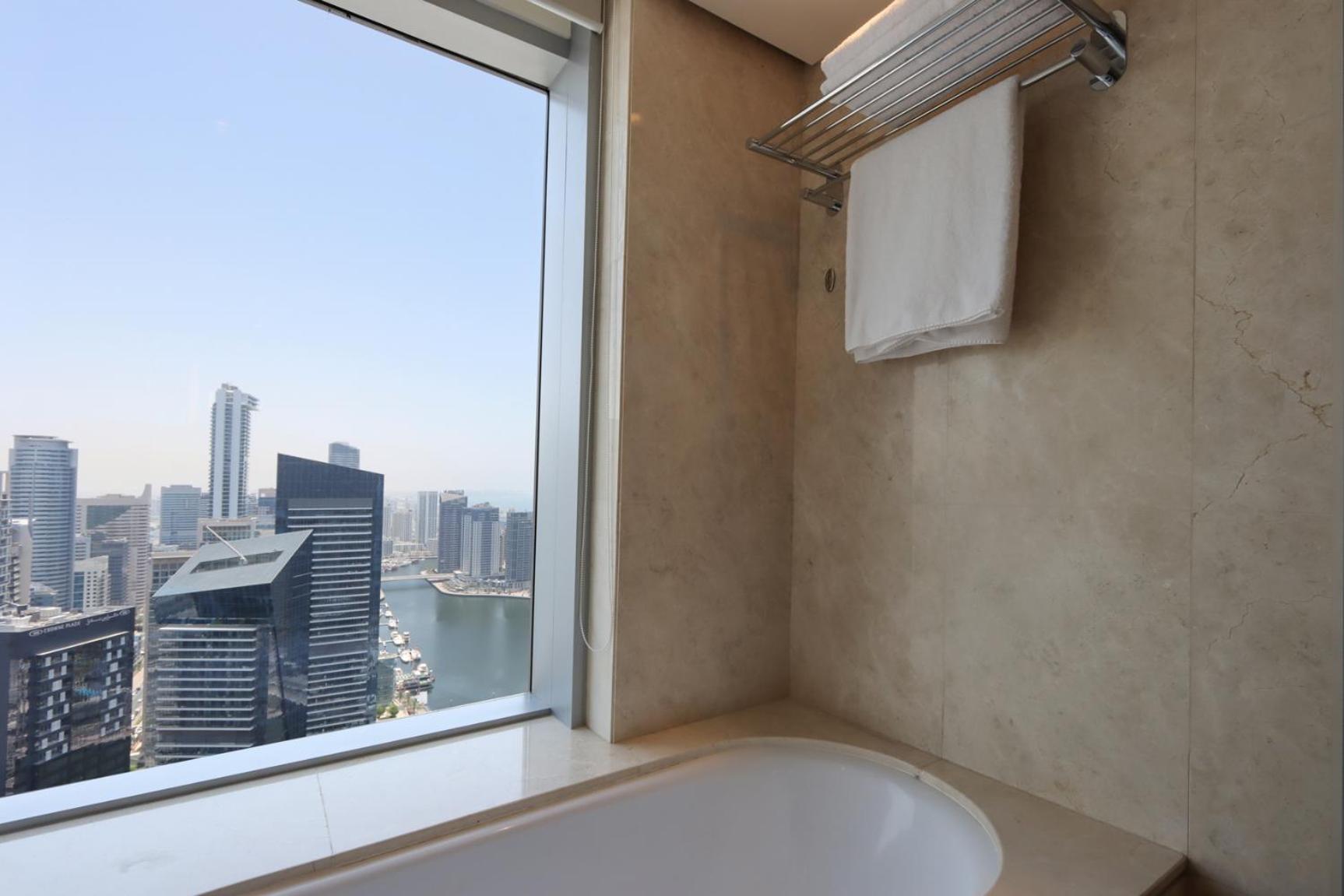 Apartment Livbnb - Elegant High Rise 1b With Marina View Dubai