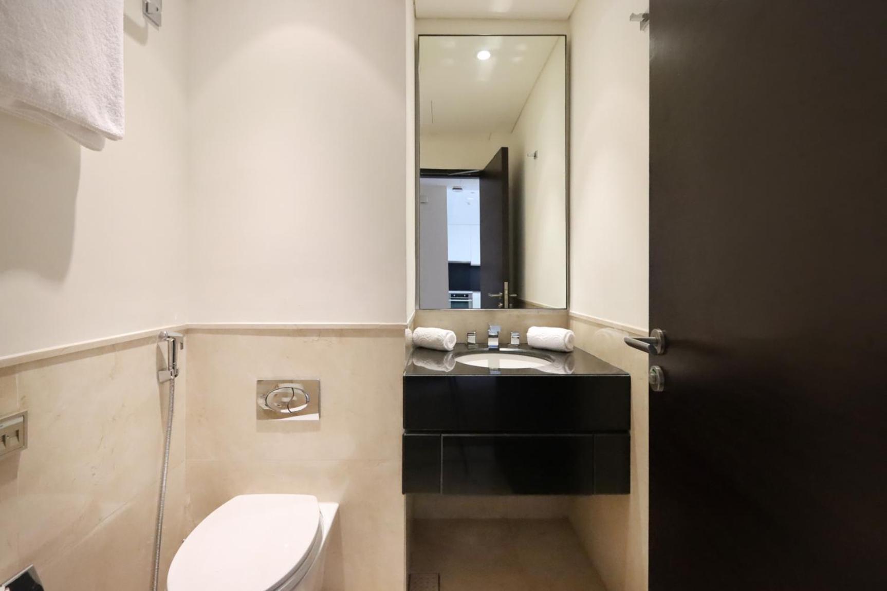 Livbnb - Elegant High Rise 1b With Marina View Dubai