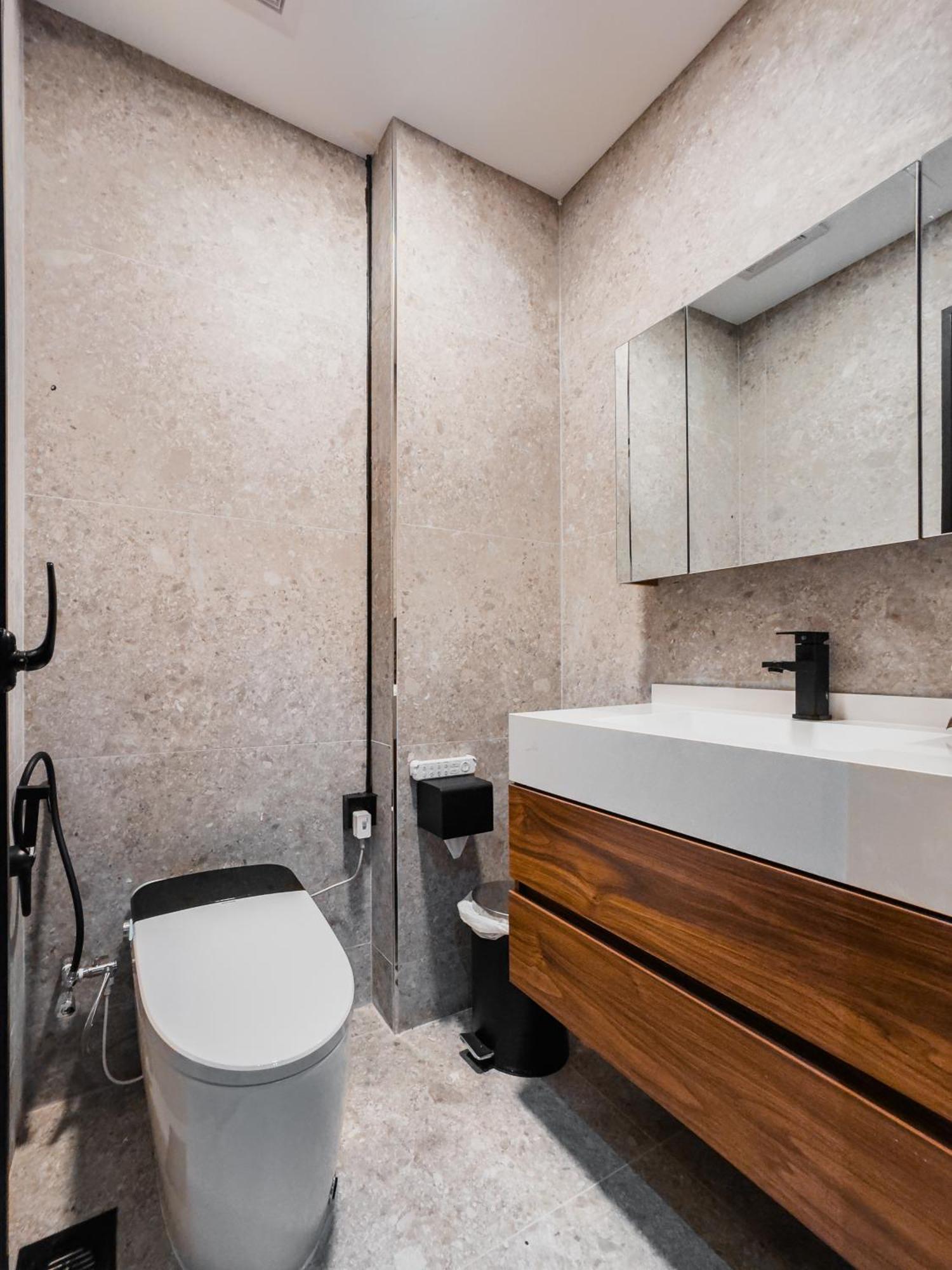Downtown Dunya Tower Apartment *
