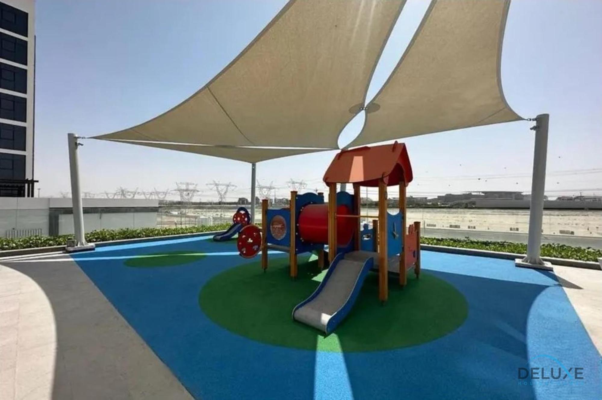 Surrounded By Attractions & Leisure Spots 1br Unit, Azizi Riviera 45, Al Merkadh By Deluxe Homes Apartment *