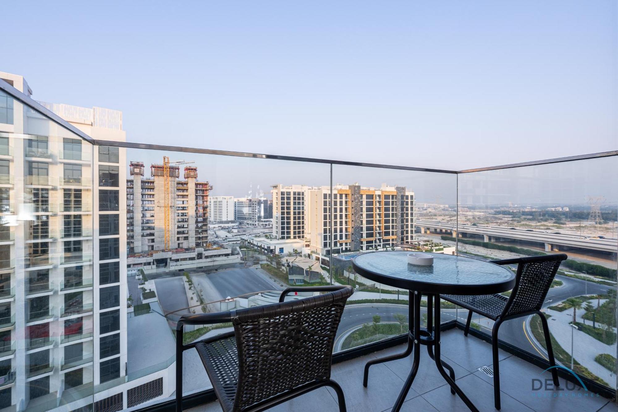 Apartment Surrounded By Attractions & Leisure Spots 1br Unit, Azizi Riviera 45, Al Merkadh By Deluxe Homes