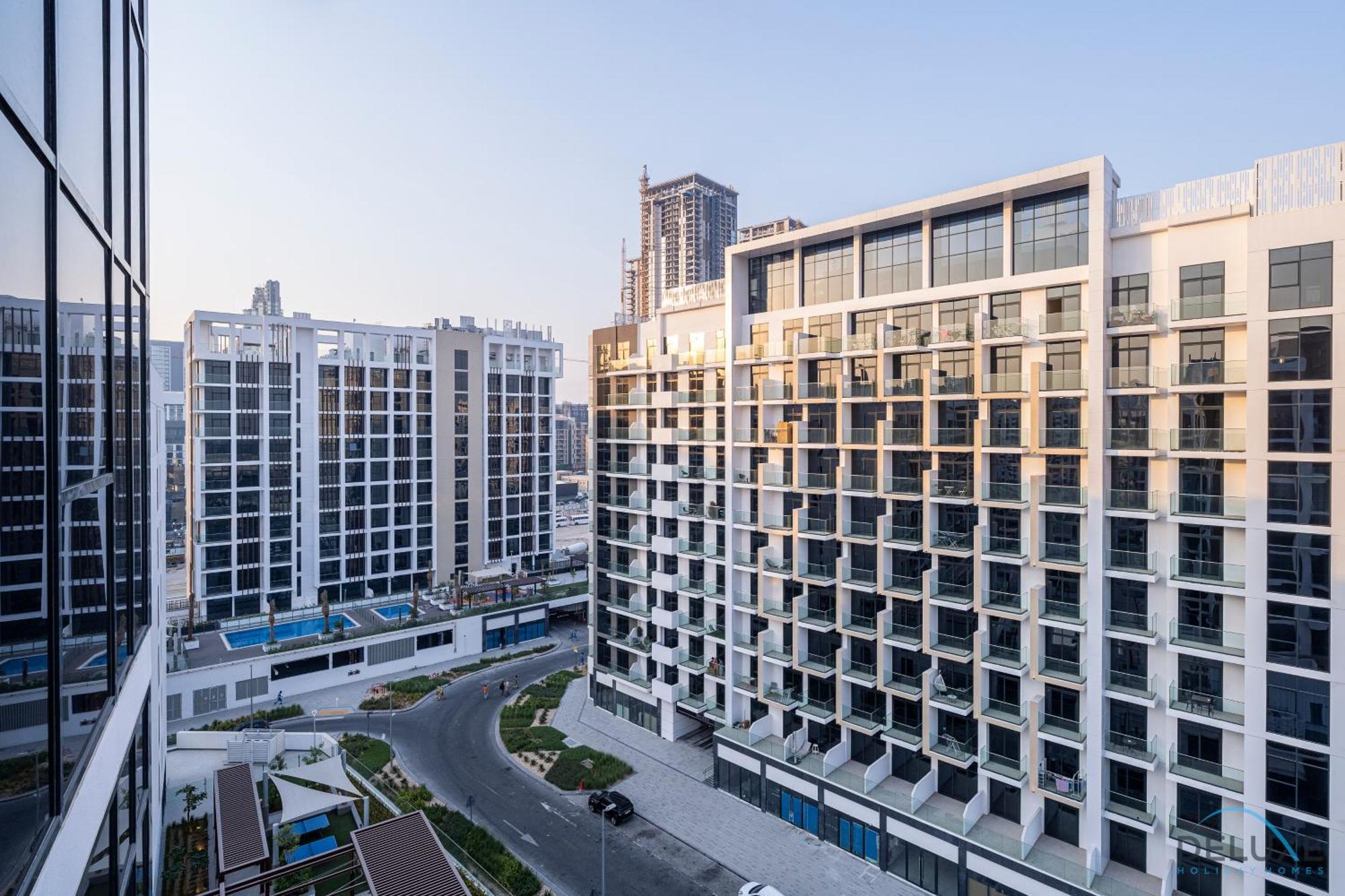 Surrounded By Attractions & Leisure Spots 1br Unit, Azizi Riviera 45, Al Merkadh By Deluxe Homes Apartment *