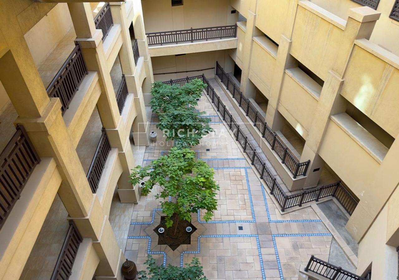 Sensational 1br In Downtown Burj Khalifa Mall View Apartment Dubai