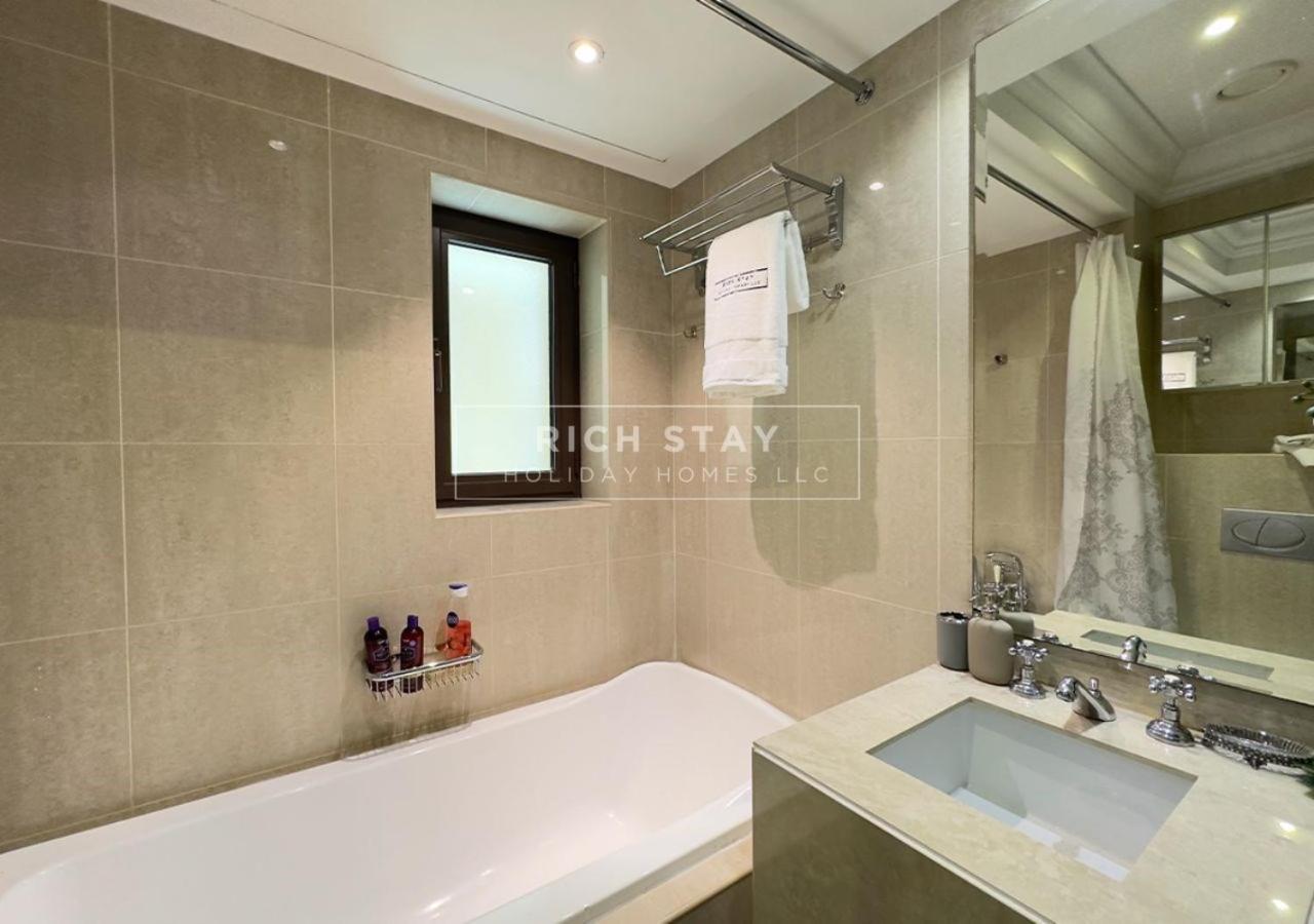 Apartment Sensational 1br In Downtown Burj Khalifa Mall View Dubai