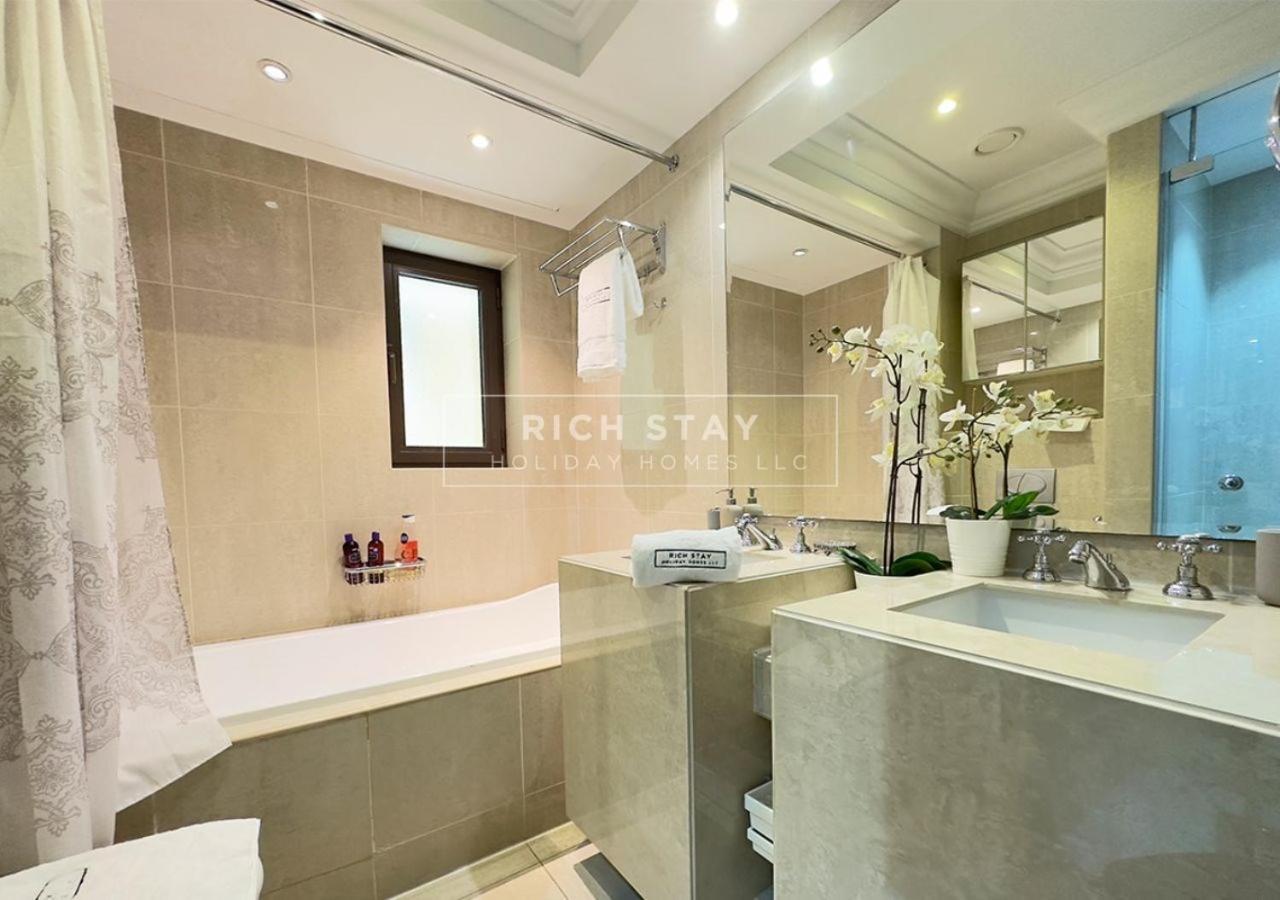 Sensational 1br In Downtown Burj Khalifa Mall View Apartment Dubai