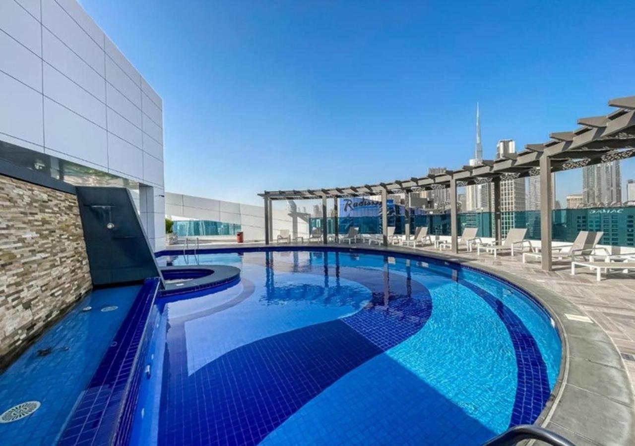 Apartment Spacious 1br With Balcony & Rooftop Pool The Bay Business Bay Dubai