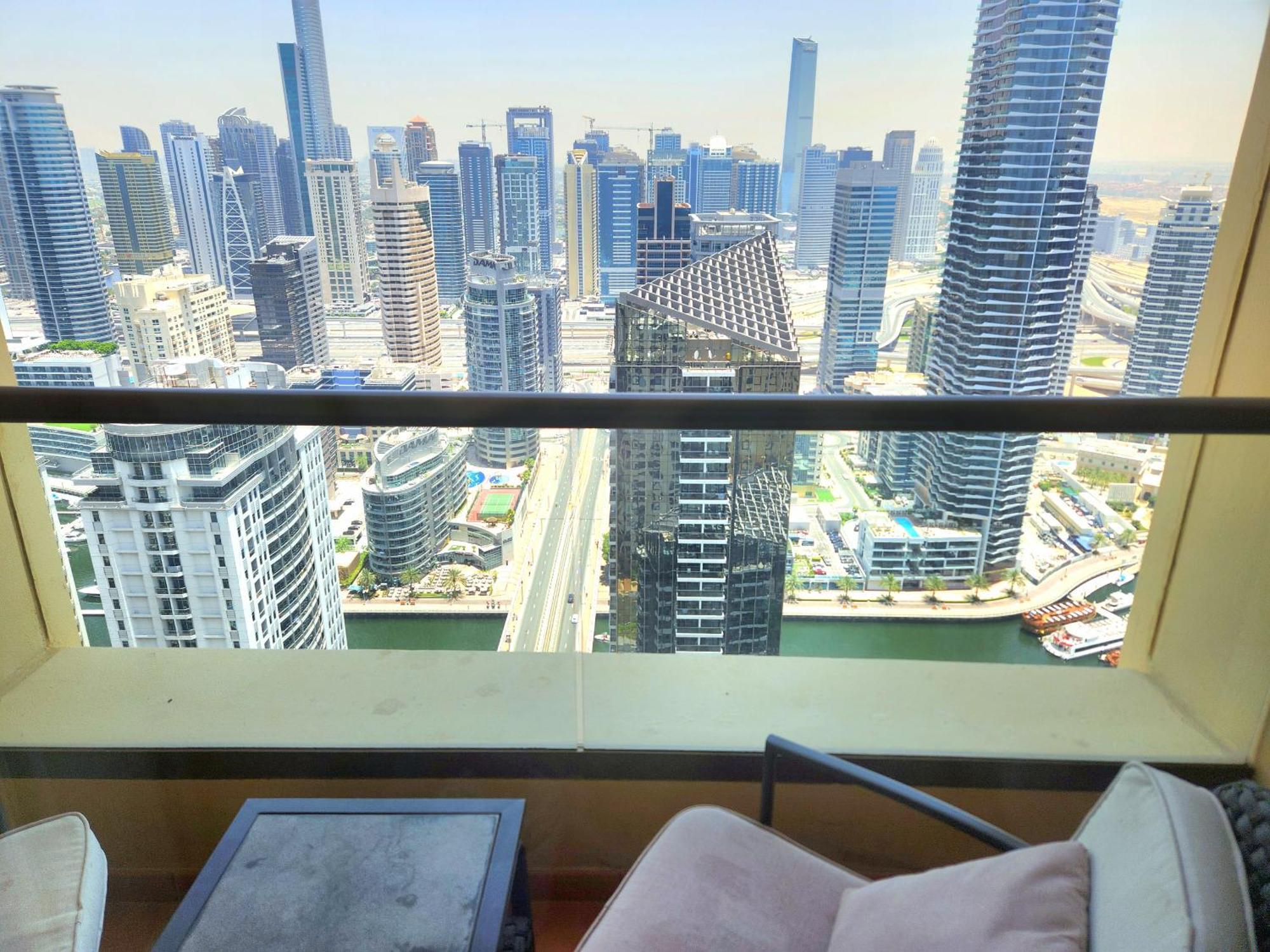 Amazing Marina View Apartment