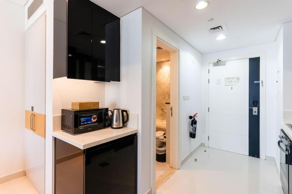 Apartment Canal View L L Great Amenities *