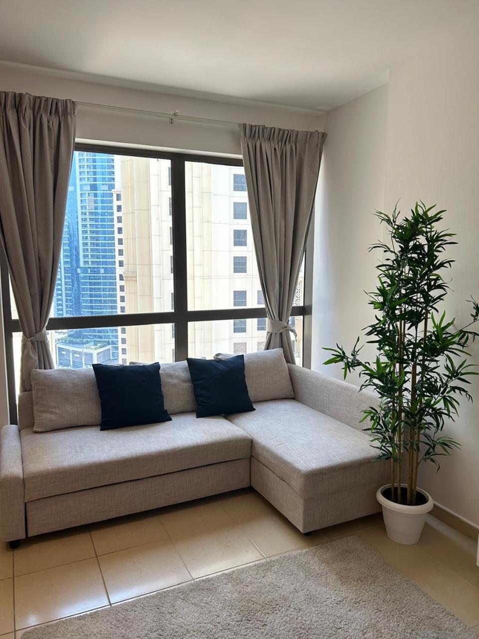 Prime Spacious With Vibrant Vibes In Jbr By Sweet Homes Apartment