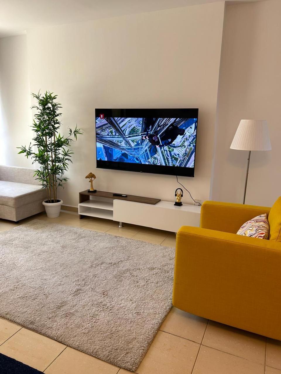 Apartment Prime Spacious With Vibrant Vibes In Jbr By Sweet Homes
