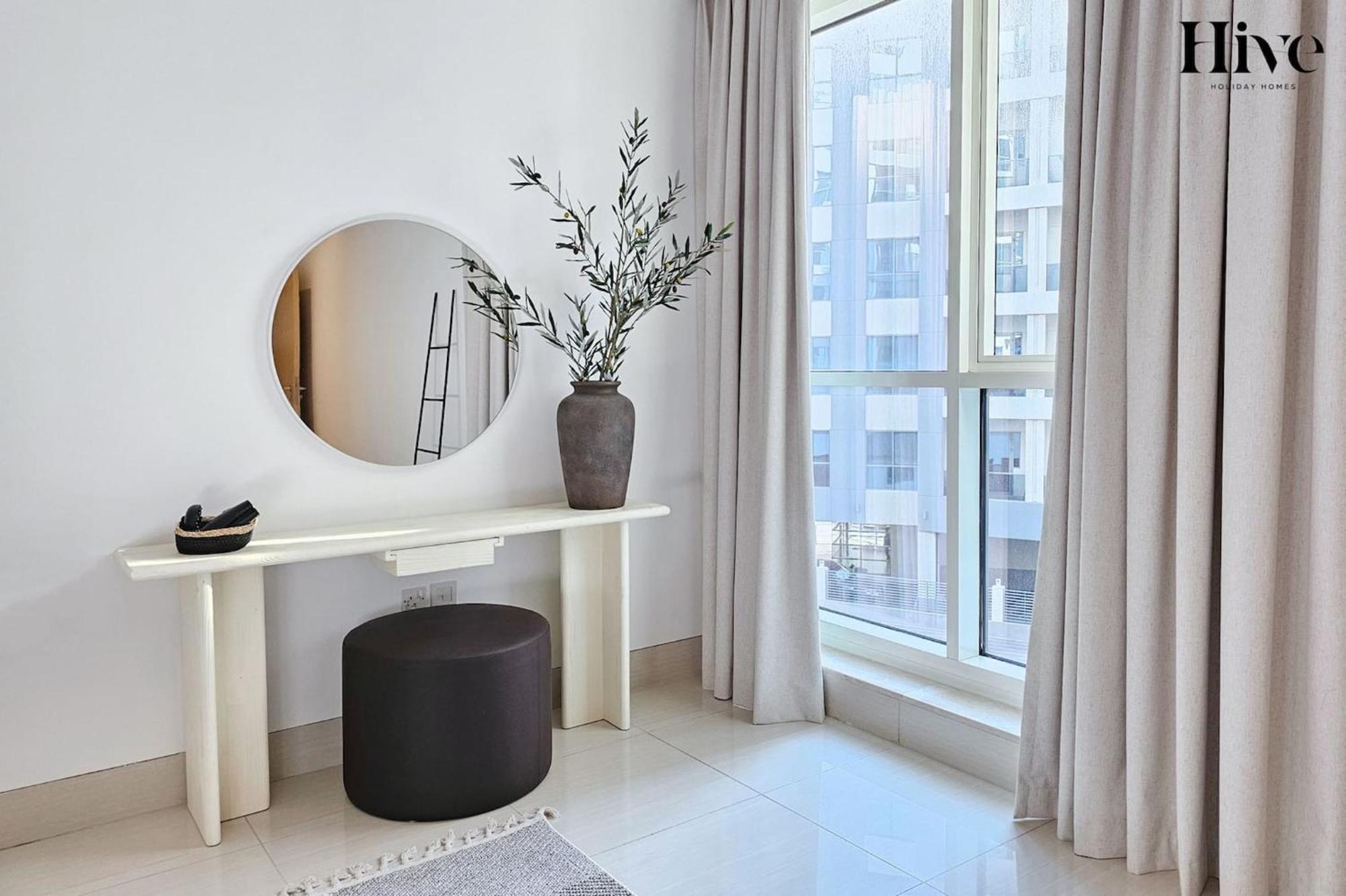 Modern 1 Bed In Al Warqa Apartamento