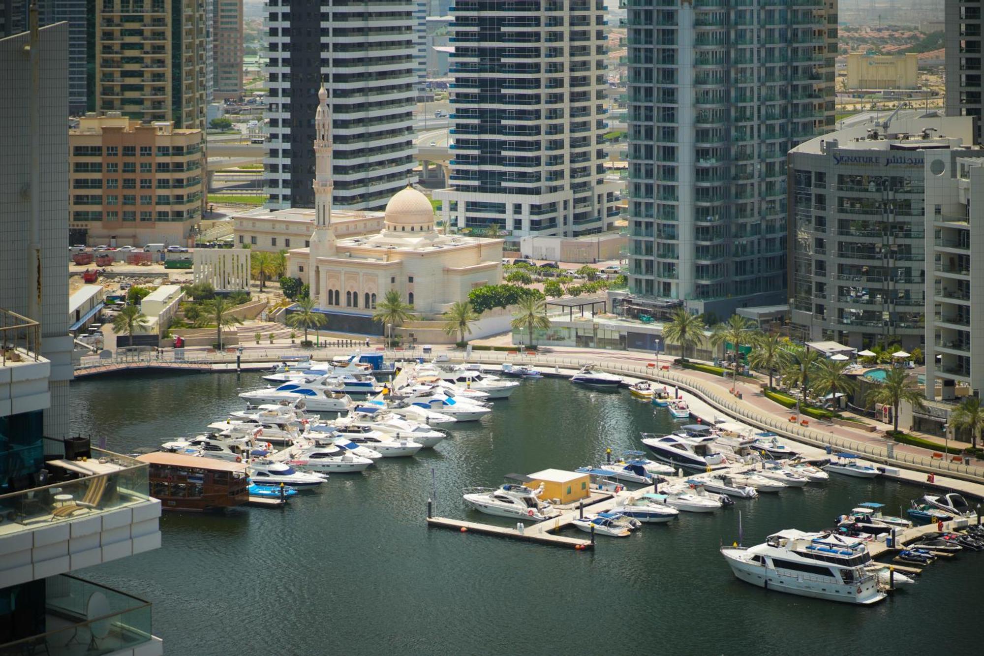 Magnificent Marina View Luxurious 2 Bedroom Apartment Dubai