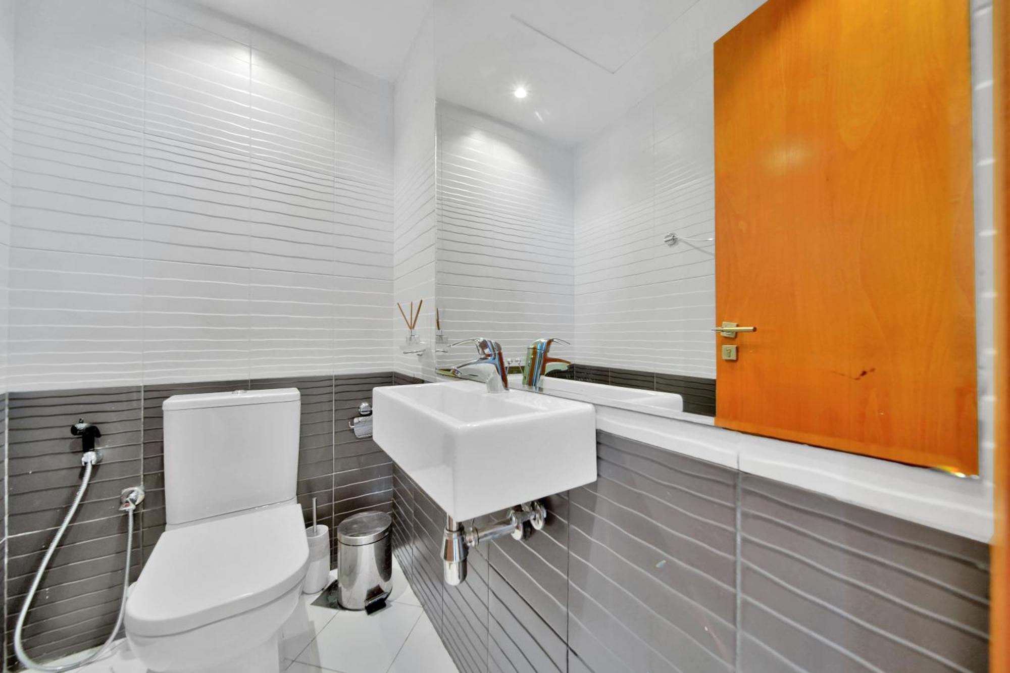 Magnificent Marina View Luxurious 2 Bedroom Apartment