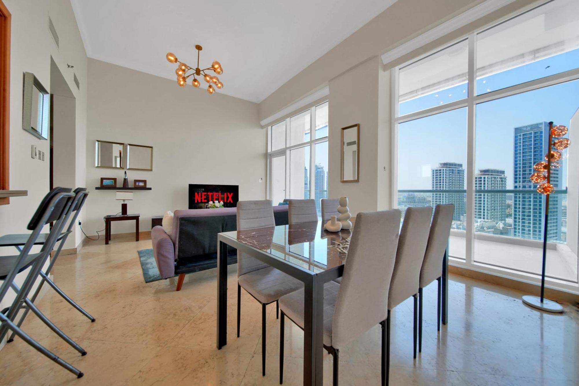 Magnificent Marina View Luxurious 2 Bedroom *