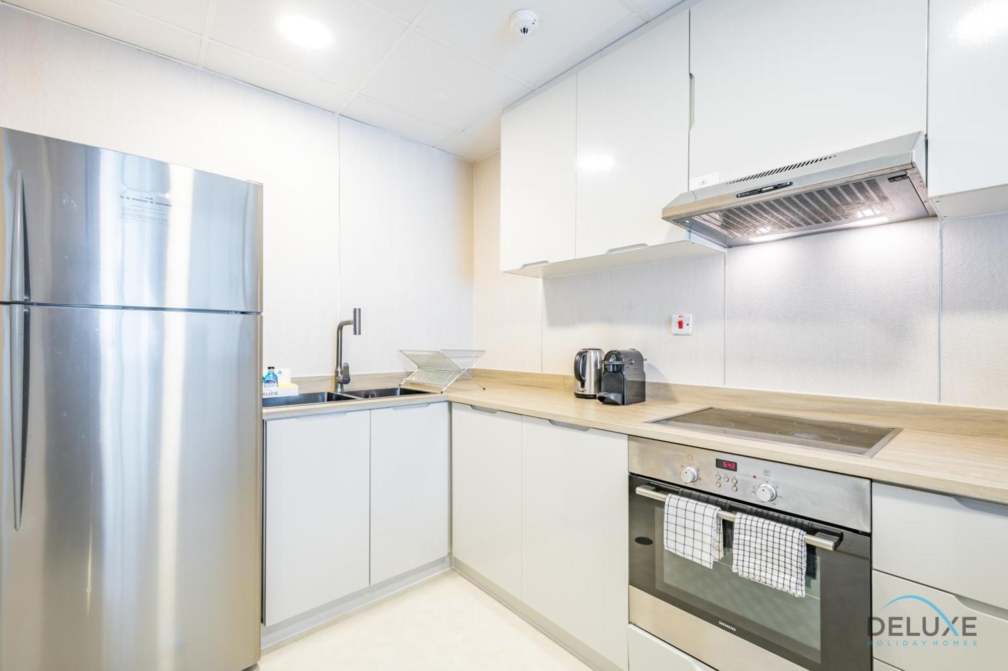Apartment Luxurious 1br In Dorra Bay, Marina By Deluxe Homes Dubai